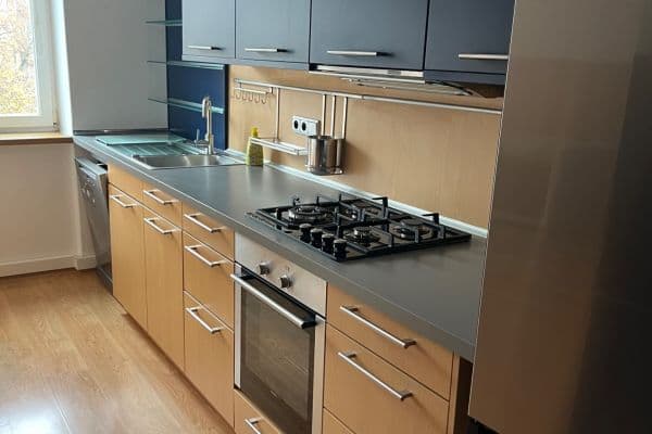 Prenájom bytu 2-izbový 65 m², 28. pluku, Praha Prenájom bytu 2-izbový 65 m², 28. pluku, Praha