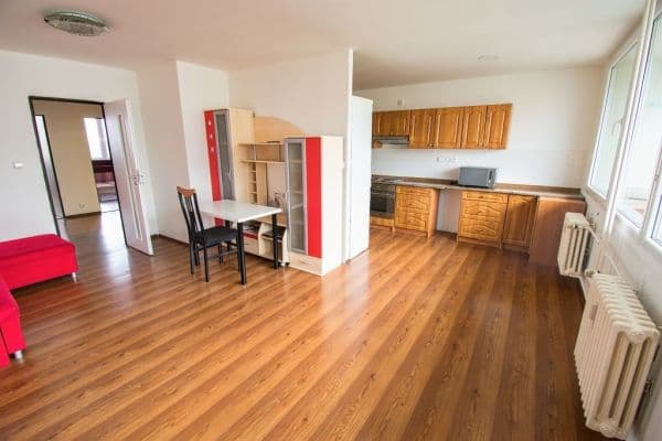 Prenájom bytu 3-izbový 80 m², Žukovského, Praha Prenájom bytu 3-izbový 80 m², Žukovského, Praha