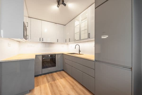 Predaj bytu 3-izbový 77 m², Prosecká, Hlavní město Praha Predaj bytu 3-izbový 77 m², Prosecká, Hlavní město Praha