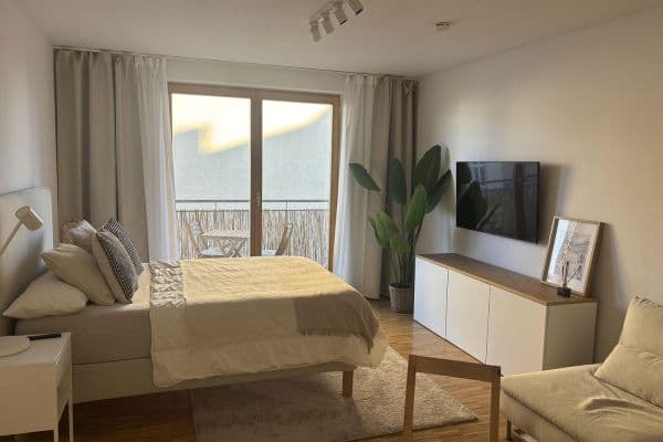 Prenájom bytu 1-izbový 38 m², Ahlbecker Str. 6, Berlin, Berlín Prenájom bytu 1-izbový 38 m², Ahlbecker Str. 6, Berlin, Berlín