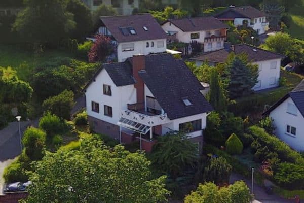 Predaj domu 240 m², pozemek 741 m², Laubenheim Predaj domu 240 m², pozemek 741 m², Laubenheim