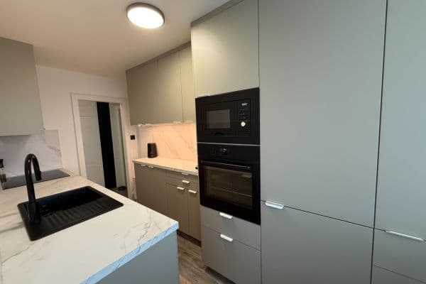 Predaj bytu 3-izbový 74 m², Železničářská, Plzeň Predaj bytu 3-izbový 74 m², Železničářská, Plzeň