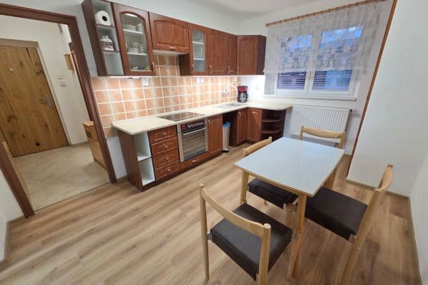 Prenájom bytu 2-izbový 62 m², Žižkova, Příbram Prenájom bytu 2-izbový 62 m², Žižkova, Příbram