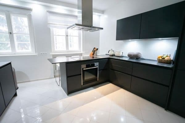 Prenájom bytu 3-izbový 79 m², Ollenhauerstraße 46, Berlin, Berlín Prenájom bytu 3-izbový 79 m², Ollenhauerstraße 46, Berlin, Berlín