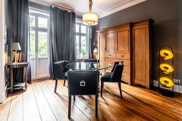 Prenájom bytu 4-izbový 95 m², Hamburg, Hamburg Prenájom bytu 4-izbový 95 m², Hamburg, Hamburg