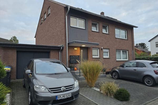 Prenájom bytu 2-izbový 65 m², In der Fuchshöhle 23, Frechen Prenájom bytu 2-izbový 65 m², In der Fuchshöhle 23, Frechen