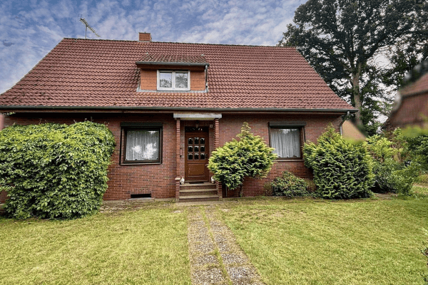 Predaj domu 152 m², pozemek 700 m², Burgwedel Predaj domu 152 m², pozemek 700 m², Burgwedel