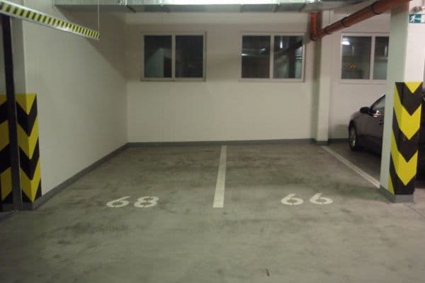 Prenájom garáže 14 m², Muškova, Praha Prenájom garáže 14 m², Muškova, Praha