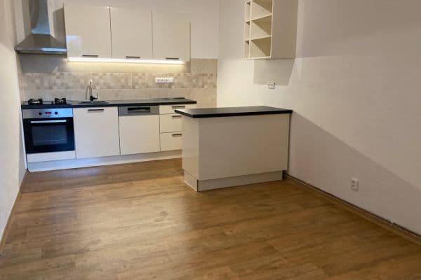 Predaj bytu 2-izbový 85 m², Husova, Čáslav, Středočeský kraj Predaj bytu 2-izbový 85 m², Husova, Čáslav, Středočeský kraj