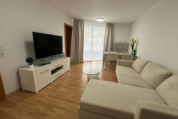 Prenájom bytu 2-izbový 48 m², Elsa-Brändström-Straße 40, Reutlingen, Bádensko-Wurttembersko Prenájom bytu 2-izbový 48 m², Elsa-Brändström-Straße 40, Reutlingen, Bádensko-Wurttembersko