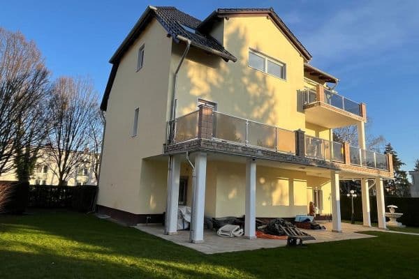 Prenájom bytu 2-izbový 145 m², Berlin Prenájom bytu 2-izbový 145 m², Berlin