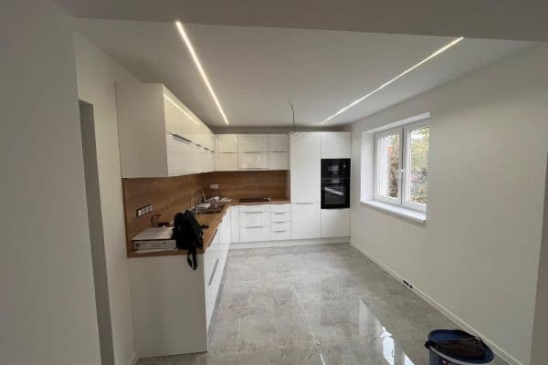 Prenájom bytu 2-izbový 52 m², Kulíškova, Ružinov Prenájom bytu 2-izbový 52 m², Kulíškova, Ružinov