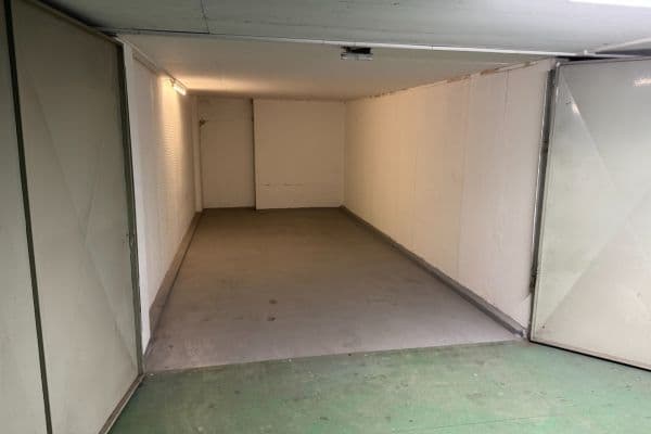 Prenájom garáže 18 m², Nušlova, Praha Prenájom garáže 18 m², Nušlova, Praha