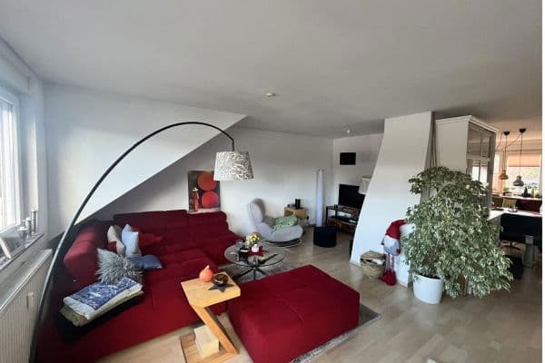 Prenájom bytu 4-izbový 120 m², Hannover, Dolné Sasko Prenájom bytu 4-izbový 120 m², Hannover, Dolné Sasko