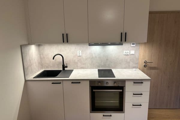 Prenájom bytu 1-izbový 36 m², Lázeňská, Slaný, Středočeský kraj Prenájom bytu 1-izbový 36 m², Lázeňská, Slaný, Středočeský kraj