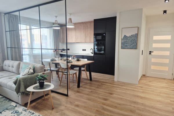 Predaj bytu 3-izbový 80 m², nábřeží Závodu míru, Pardubice, Pardubický kraj Predaj bytu 3-izbový 80 m², nábřeží Závodu míru, Pardubice, Pardubický kraj