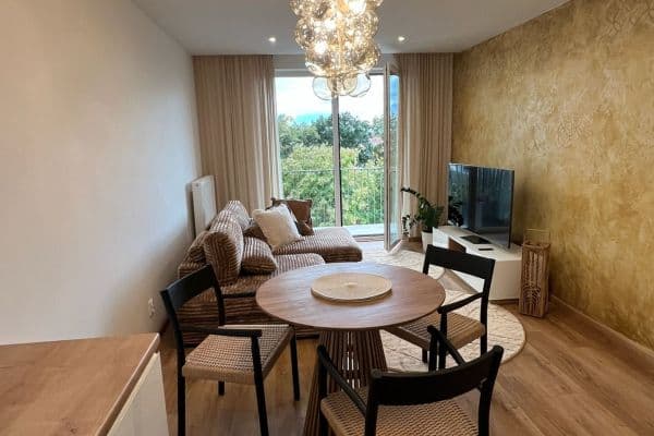 Prenájom bytu 3-izbový 76 m², V Kolonii, Nymburk Prenájom bytu 3-izbový 76 m², V Kolonii, Nymburk