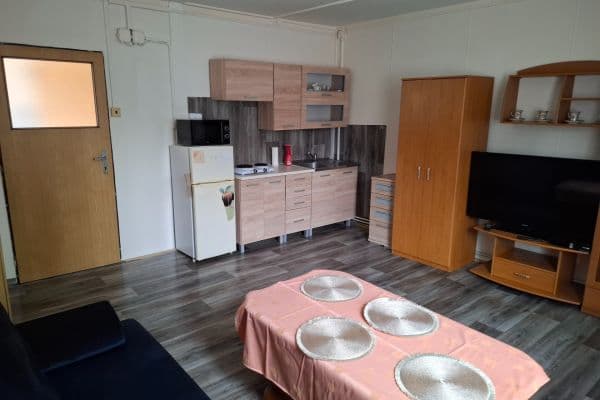 Prenájom bytu 1-izbový 27 m², Hornická, Jinočany Prenájom bytu 1-izbový 27 m², Hornická, Jinočany