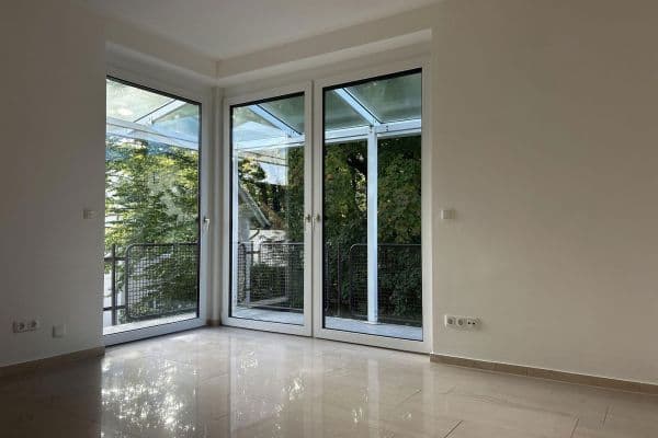 Prenájom bytu 2-izbový 89 m², Ellingerweg 98, München, Bavorsko Prenájom bytu 2-izbový 89 m², Ellingerweg 98, München, Bavorsko