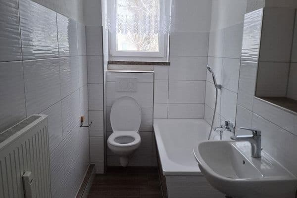 Prenájom bytu 2-izbový 59 m², Marxstr. 5, Seifhennersdorf Prenájom bytu 2-izbový 59 m², Marxstr. 5, Seifhennersdorf
