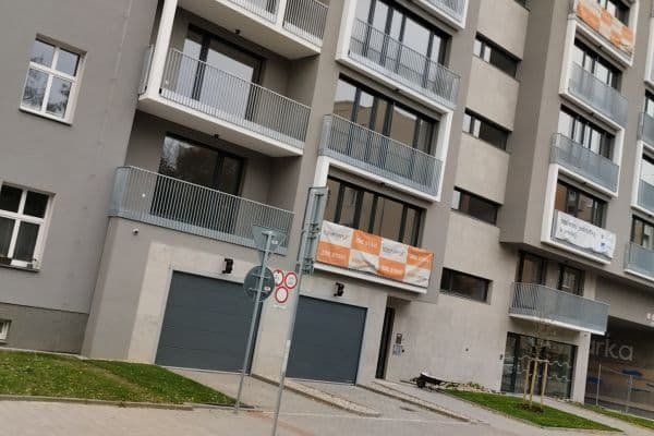 Prenájom garáže 14 m², Rybářská, Brno Prenájom garáže 14 m², Rybářská, Brno