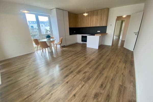 Prenájom bytu 3-izbový 83 m², Duslova, Beroun Prenájom bytu 3-izbový 83 m², Duslova, Beroun