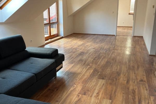 Prenájom bytu 3-izbový 120 m², Havlíčkovo nám., Kladno Prenájom bytu 3-izbový 120 m², Havlíčkovo nám., Kladno