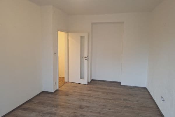 Prenájom bytu 2-izbový 44 m², Dětská, Praha Prenájom bytu 2-izbový 44 m², Dětská, Praha