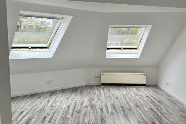 Prenájom bytu 4-izbový 90 m², Am Brögel 4, Wuppertal, Severné Porýnie - Westfálsko Prenájom bytu 4-izbový 90 m², Am Brögel 4, Wuppertal, Severné Porýnie - Westfálsko