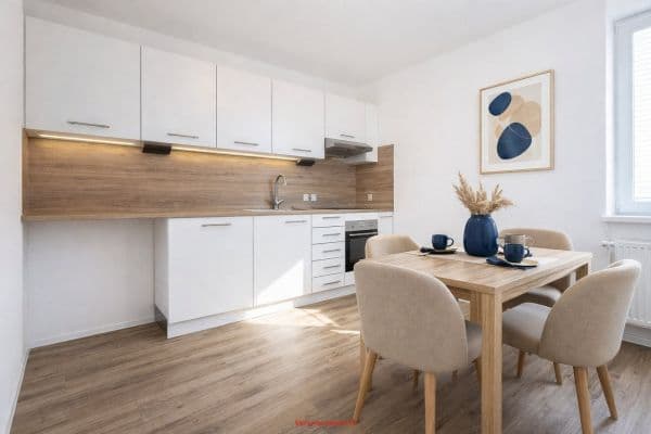 Prenájom bytu 3-izbový 71 m², Československé armády, Frýdek-Místek Prenájom bytu 3-izbový 71 m², Československé armády, Frýdek-Místek