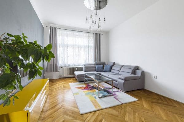 Prenájom bytu 92 m², Štefánikova, Praha Prenájom bytu 92 m², Štefánikova, Praha