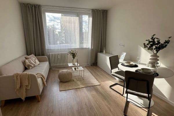 Predaj bytu 2-izbový 46 m², Lonkova, Pardubice Predaj bytu 2-izbový 46 m², Lonkova, Pardubice