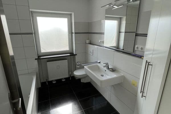 Prenájom bytu 3-izbový 90 m², Mozartstraße 69, Erlangen Prenájom bytu 3-izbový 90 m², Mozartstraße 69, Erlangen