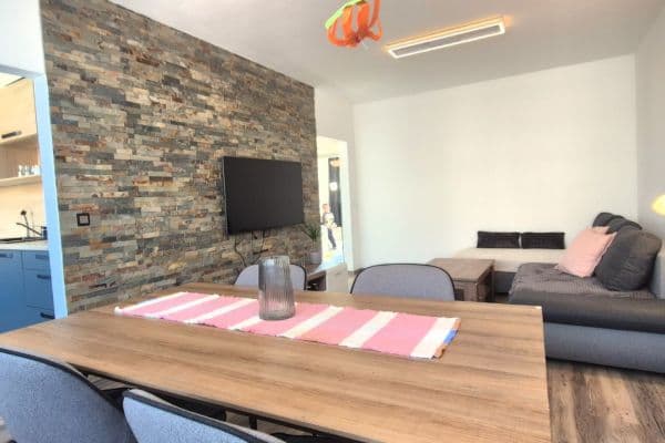 Prenájom bytu 3-izbový 71 m², Nábřeží, Napajedla Prenájom bytu 3-izbový 71 m², Nábřeží, Napajedla