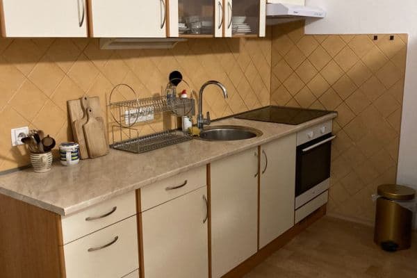 Prenájom bytu 2-izbový 47 m², třída Edvarda Beneše, Hradec Králové, Královéhradecký kraj Prenájom bytu 2-izbový 47 m², třída Edvarda Beneše, Hradec Králové, Královéhradecký kraj