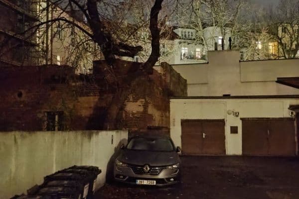 Prenájom garáže 40 m², Havanská, Hlavní město Praha Prenájom garáže 40 m², Havanská, Hlavní město Praha