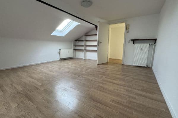 Prenájom bytu 4-izbový 78 m², Strassen 69-71, Bergisch Gladbach Prenájom bytu 4-izbový 78 m², Strassen 69-71, Bergisch Gladbach