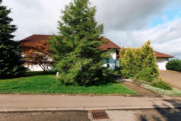 Prenájom bytu 3-izbový 130 m², Weiherstraße 18, Sulz-Bergfelden Prenájom bytu 3-izbový 130 m², Weiherstraße 18, Sulz-Bergfelden