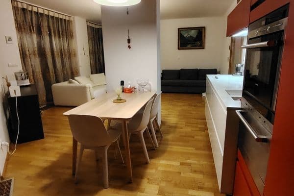 Prenájom bytu 3-izbový 94 m², Malešická, Hlavní město Praha Prenájom bytu 3-izbový 94 m², Malešická, Hlavní město Praha