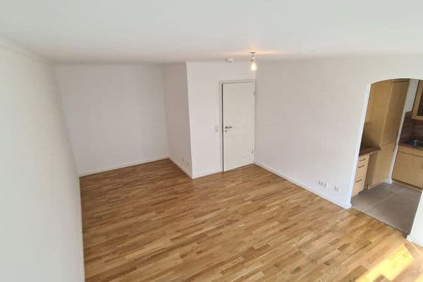 Prenájom bytu 1-izbový 40 m², Münchnerstr., Kr. München - Unterhaching, Bavorsko Prenájom bytu 1-izbový 40 m², Münchnerstr., Kr. München - Unterhaching, Bavorsko