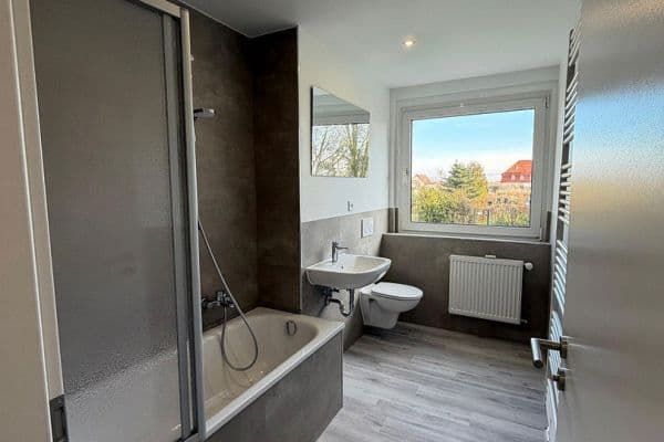 Prenájom bytu 4-izbový 85 m², Eythraer Str. 8, Zwenkau OT Großdalzig Prenájom bytu 4-izbový 85 m², Eythraer Str. 8, Zwenkau OT Großdalzig