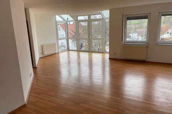 Prenájom bytu 3-izbový 87 m², Reutlinger Str. 2, Reutlingen Sondelfingen Prenájom bytu 3-izbový 87 m², Reutlinger Str. 2, Reutlingen Sondelfingen
