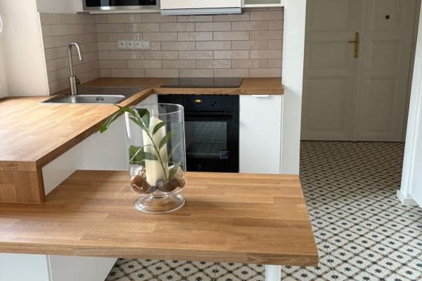 Prenájom bytu 3-izbový 72 m², Kozácká, Hlavní město Praha Prenájom bytu 3-izbový 72 m², Kozácká, Hlavní město Praha