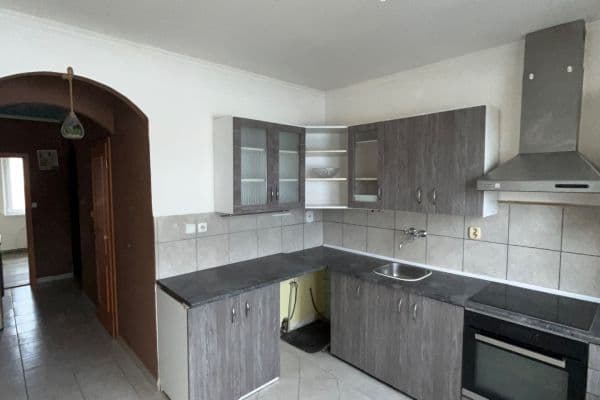 Prenájom bytu 4-izbový 76 m², Dolní Dvořiště Prenájom bytu 4-izbový 76 m², Dolní Dvořiště