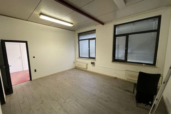 Prenájom kancelárie 30 m², Im Gewerbepark 1, Hunderdorf, Bavorsko Prenájom kancelárie 30 m², Im Gewerbepark 1, Hunderdorf, Bavorsko