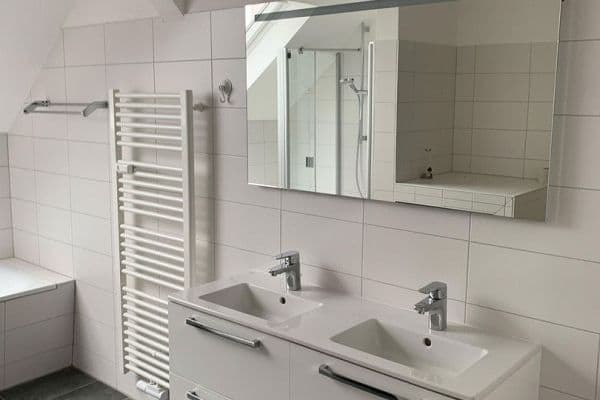 Prenájom bytu 3-izbový 110 m², Casparistraße 4, Chemnitz, Sasko Prenájom bytu 3-izbový 110 m², Casparistraße 4, Chemnitz, Sasko