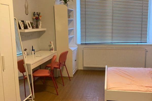Prenájom bytu 2-izbový 40 m², Na Jezerce, Praha Prenájom bytu 2-izbový 40 m², Na Jezerce, Praha