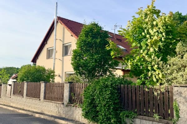 Predaj domu 235 m², pozemek 1.127 m², Zlatá Predaj domu 235 m², pozemek 1.127 m², Zlatá