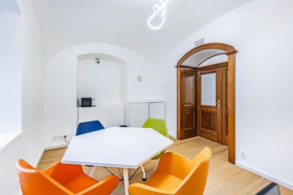 Prenájom kancelárie 60 m², Kotlaska, Hlavní město Praha Prenájom kancelárie 60 m², Kotlaska, Hlavní město Praha