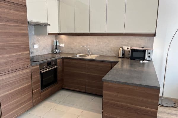 Prenájom bytu 3-izbový 76 m², Bolevecká, Praha Prenájom bytu 3-izbový 76 m², Bolevecká, Praha